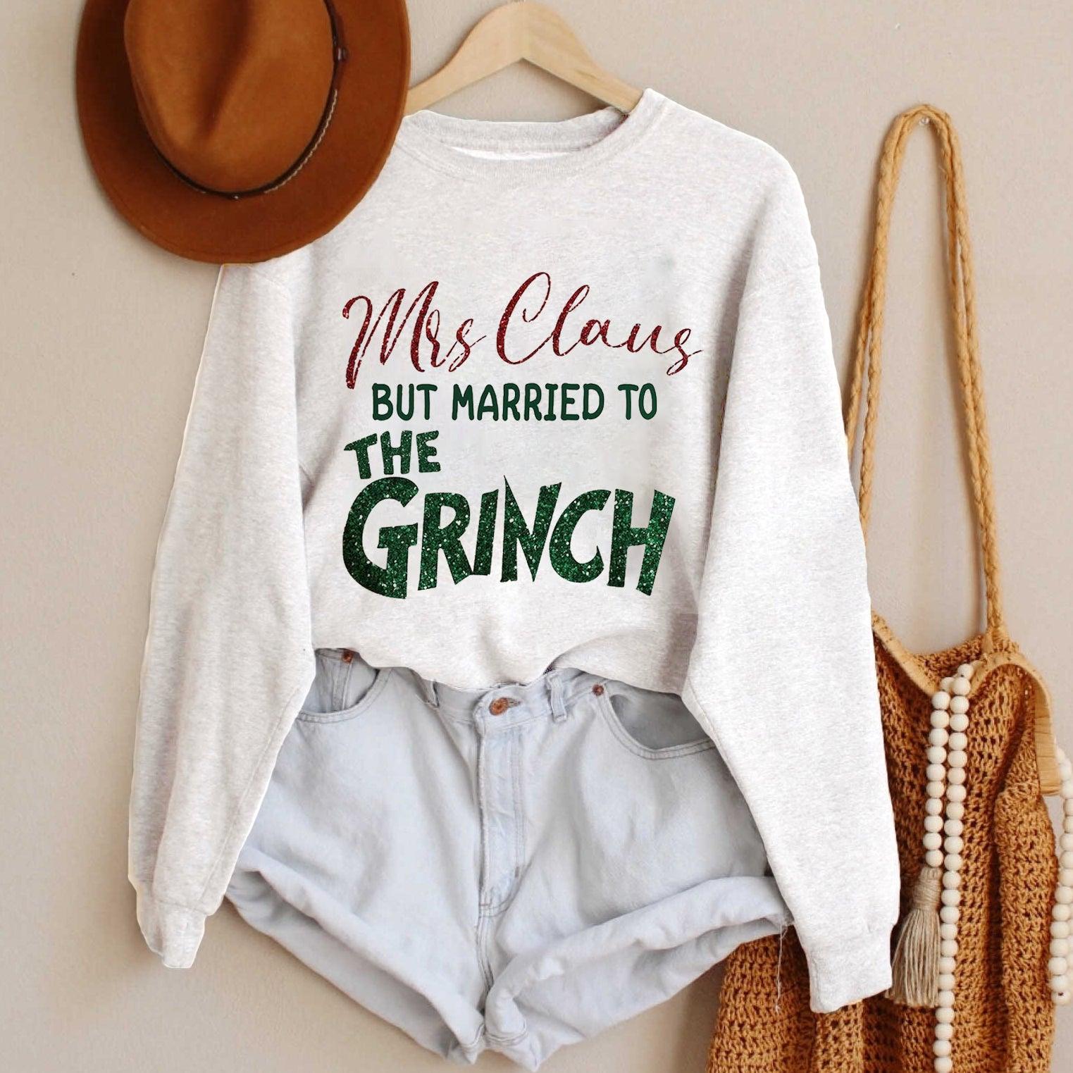 Vintage Mrs. Claus Sweatshirt - prettyspeach